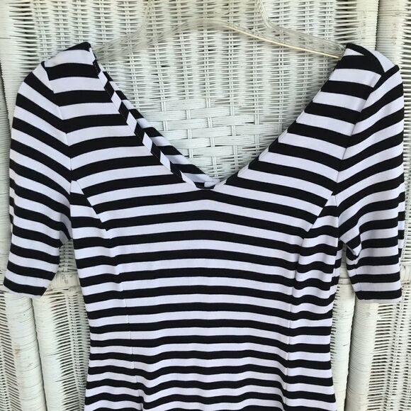 Banana Republic Bodycon Knit Striped Nautical Zip Dress 6 - Picture 5 of 11